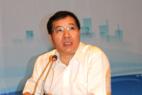 《施工企業管理》雜志社社長黃享華主持會議