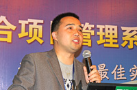 深圳市鵬城建筑集團有限公司副總經理李世鐘做題為《施企綜合項目管理系統實施經驗談》的演講