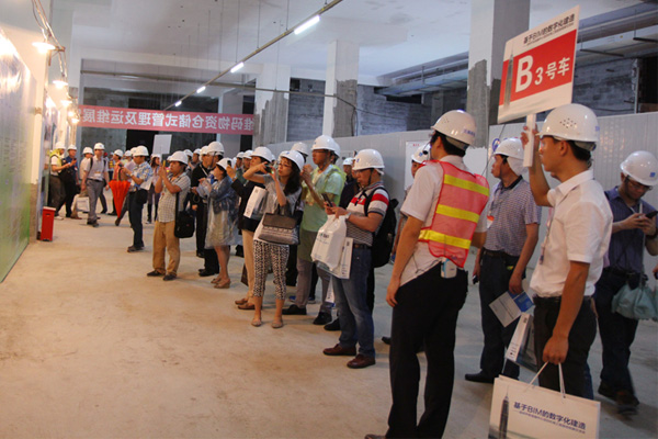 現(xiàn)場(chǎng)觀摩與交流