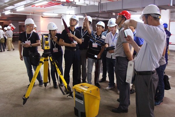 現(xiàn)場(chǎng)觀摩與交流