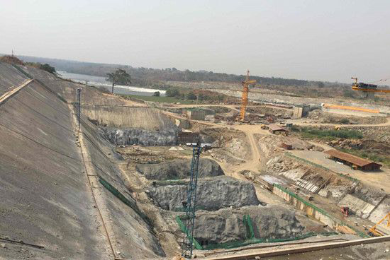 烏干達卡魯瑪項目部進水口引水壓力豎井全部順利貫通