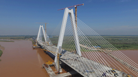 中國鐵建十六局集團承建寧夏永寧黃河公路特大橋建成通車