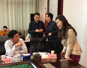 代表們就各自感興趣的問題自行分組討論與交流