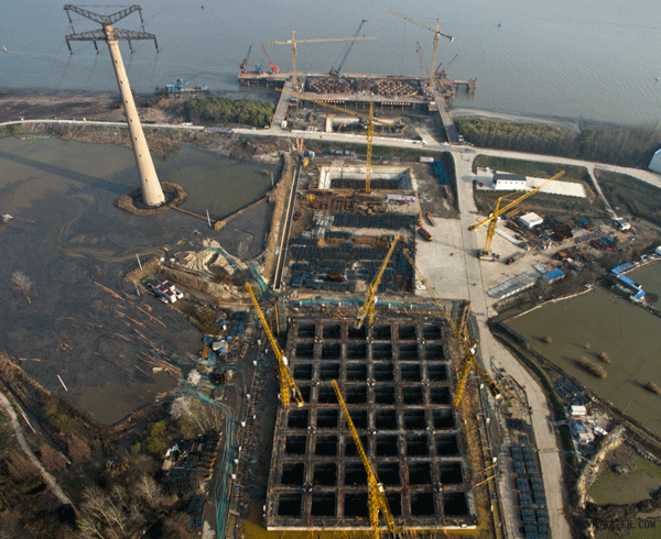 中國最大規模的橋梁錨碇沉井首次下沉到位