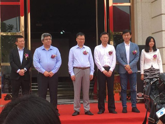 中冶天工上海十三冶建設有限公司承建的昆山花橋夢世界項目明星體驗中心剪彩