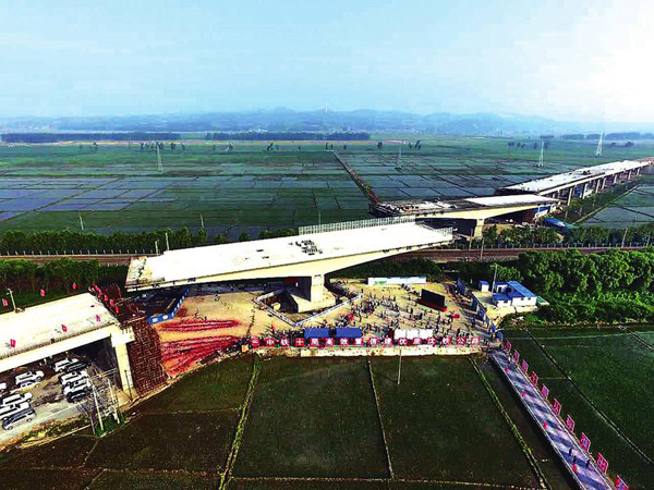 中鐵十局承建沈鐵高速公路鐵嶺平頂堡大橋轉體施工順利完成