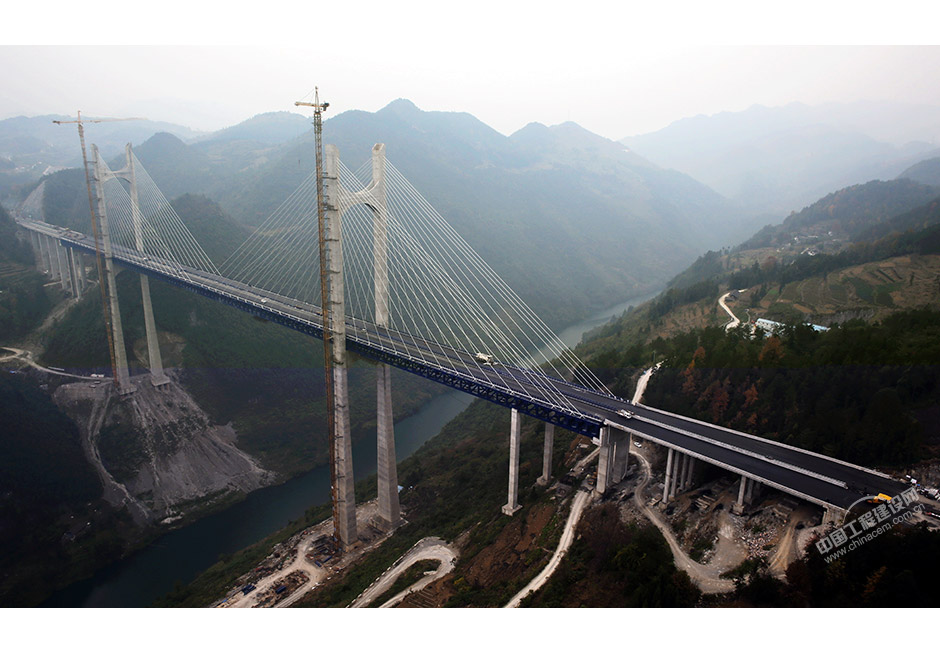 恩來高速公路忠建河特大橋