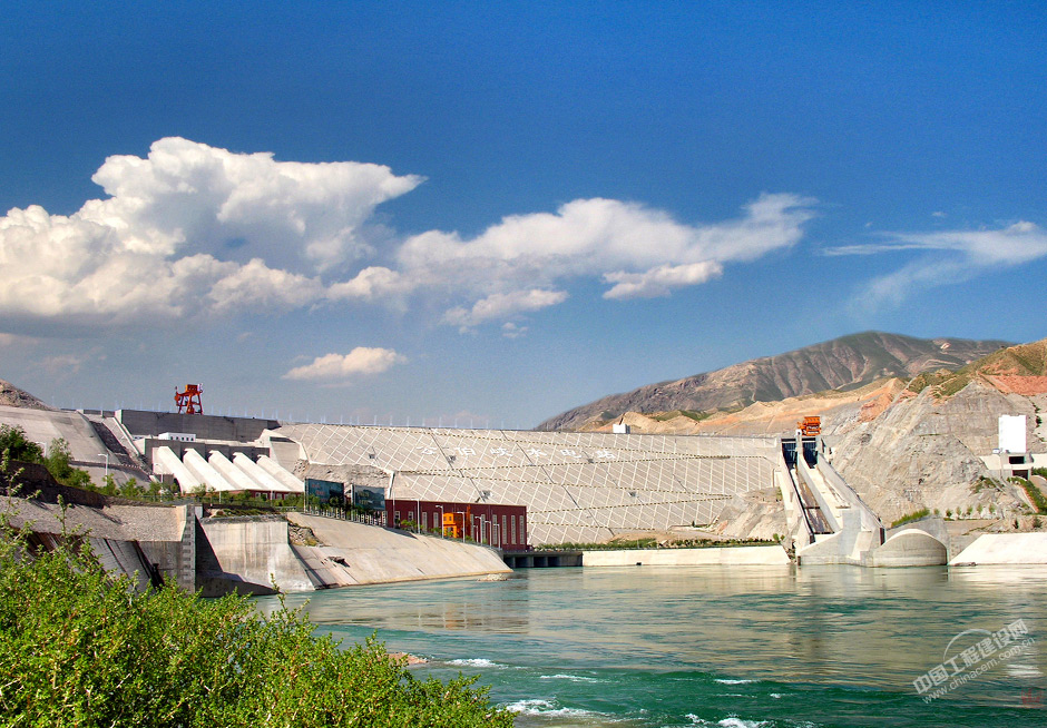 公伯峽水電站工程壩后全景