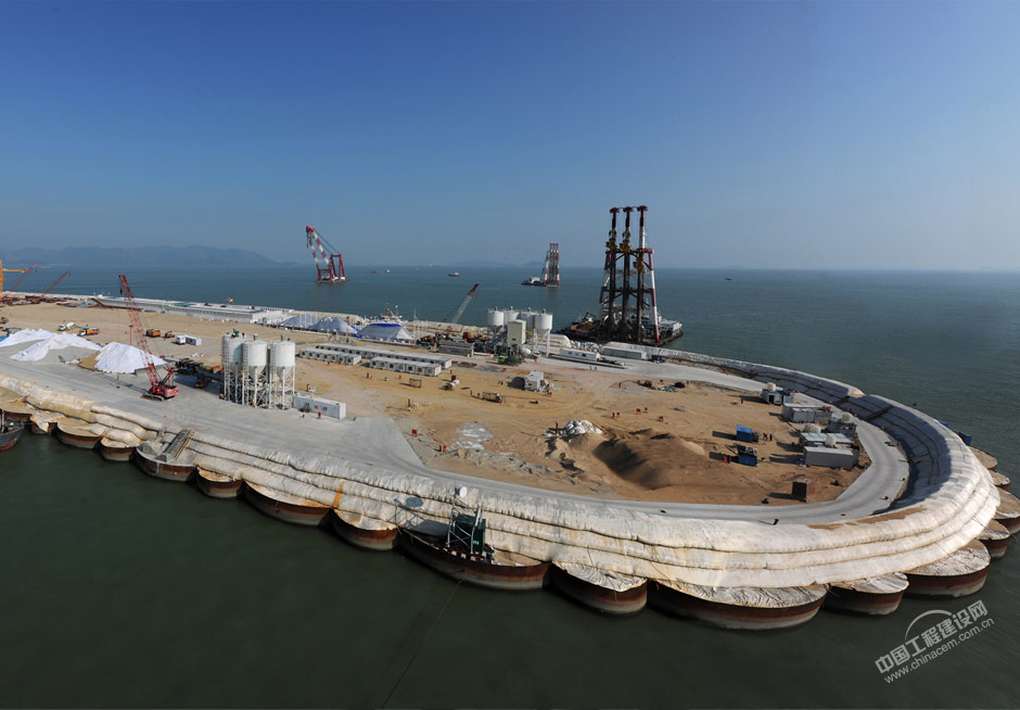 港珠澳大橋西人工島施工現場