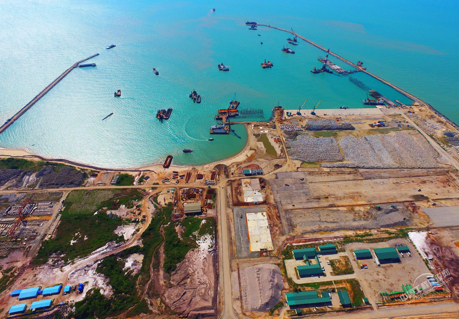 馬來西亞民都魯防波堤及水工碼頭工程