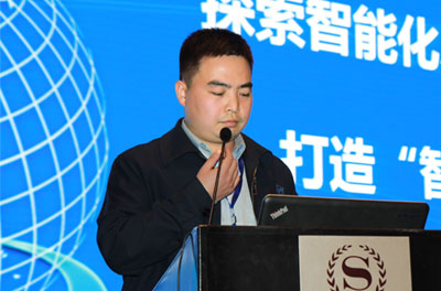 鄭萬鐵路河南段項目副總工程師付巍介紹該項目實施方案與成果